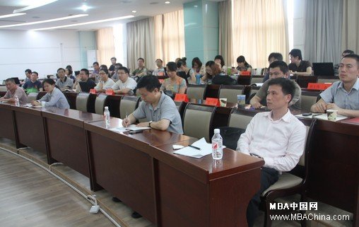 任浩教授访问桂林电子科技大学MBA中心