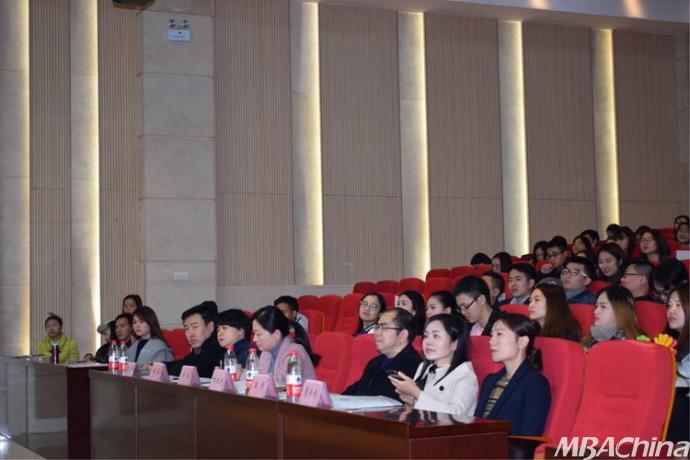 重庆工商大学2017年研究生院辩论赛决赛暨颁