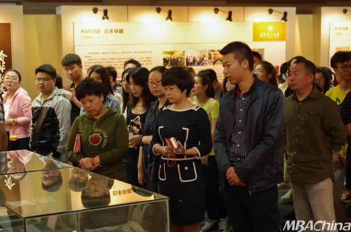 沈阳理工大学MBA全院师生党员参观兵器博物